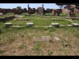 05895 ostia - regio iv - insula viii - santuario della bona dea (iv,viii,3) - kleiner tempel - suedl von raum (e) - bli ri westen - 06-2024.jpg